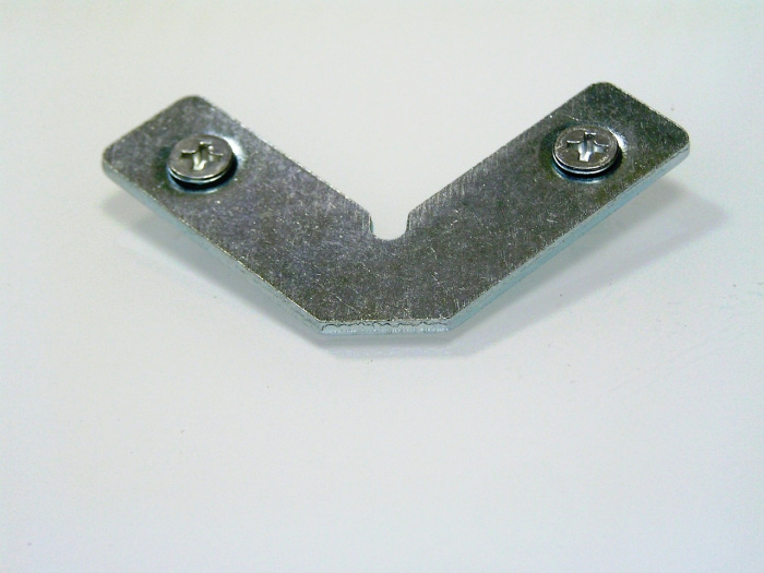 Крепежный уголок с винтами к профилю узкому MR1932 ( в комплекте 4 угол.+8 винт)