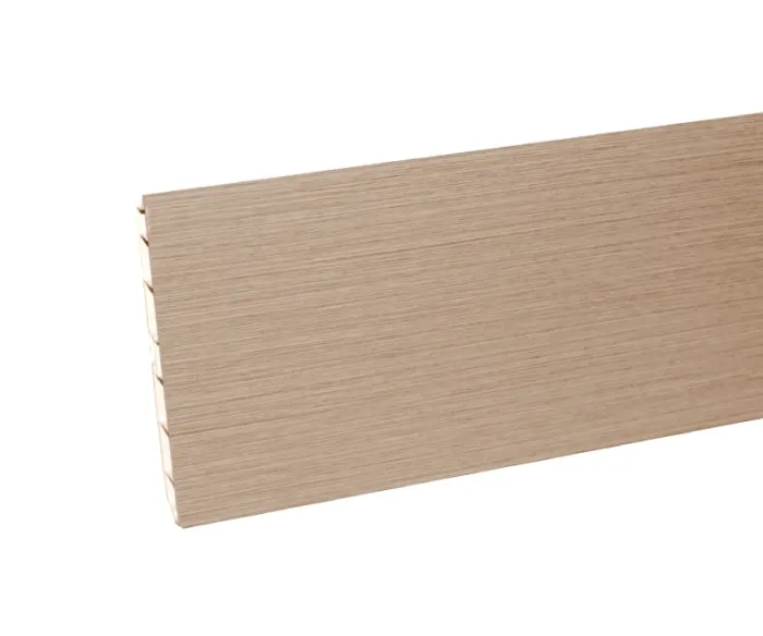 Цоколь Ясень Шимо Светлый пластиковый h=100мм/4м(пр-во Россия)