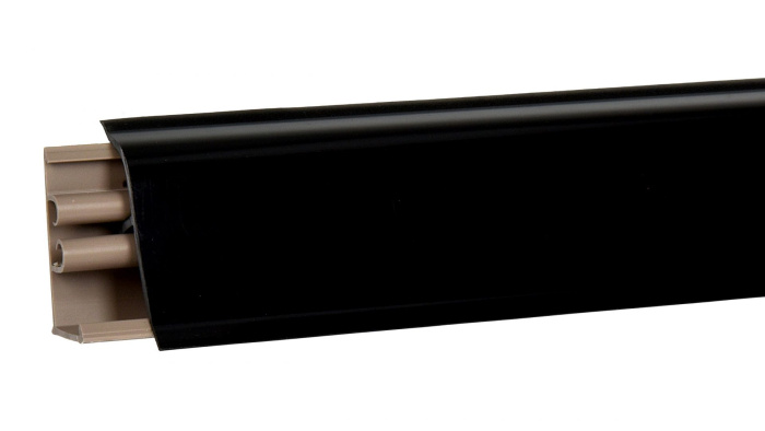 Плинтус Черный Глянец 3м KORNER