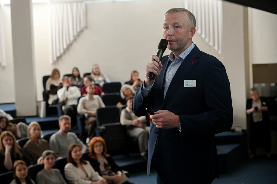 Яркое мебельное событие осени: как Красноярск встретил новую Коллекцию ЭГГЕР 26+